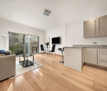 1 Bed Flat, Moore Park Road, SW6 - Photo 2