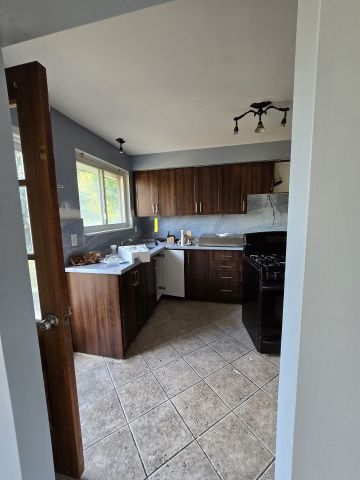 For Lease - 11 Durham Crescent, Brampton, Ontario - Photo 2