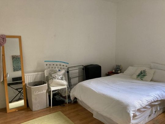 3 bedroom flat to rent - Photo 1