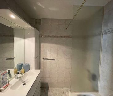 EREMBODEGEM - Gelijkvloers appartement met garage. - Photo 2