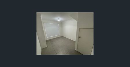 Good location & Nice Duplex Home - Photo 2