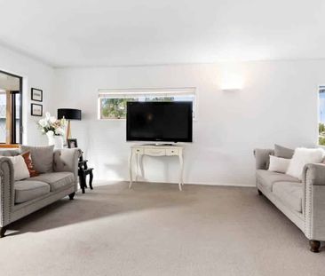 Family home in Torbay - Photo 5