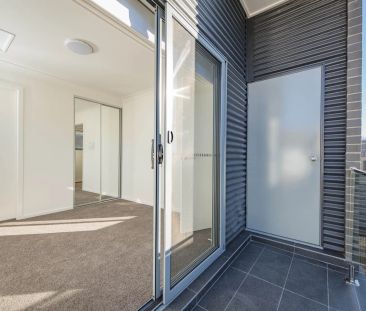 Modern 1-Bedroom Apartment in Elevated, Private Setting - Photo 4