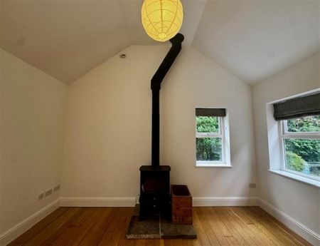 3 Bedroom Detached To Let - Photo 2