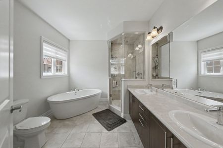 For Lease - 5 Rossini Drive, Richmond Hill, Ontario - Photo 2