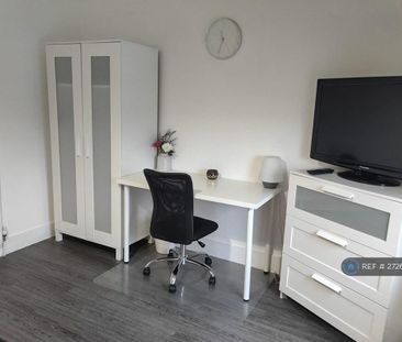 1 bedroom in a house share to rent - Photo 6