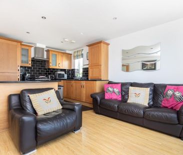 2 bedroom ground floor flat to rent - Photo 3