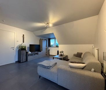 Dakappartement met 1 slaapkamer in het centrum van Hooglede - Photo 1