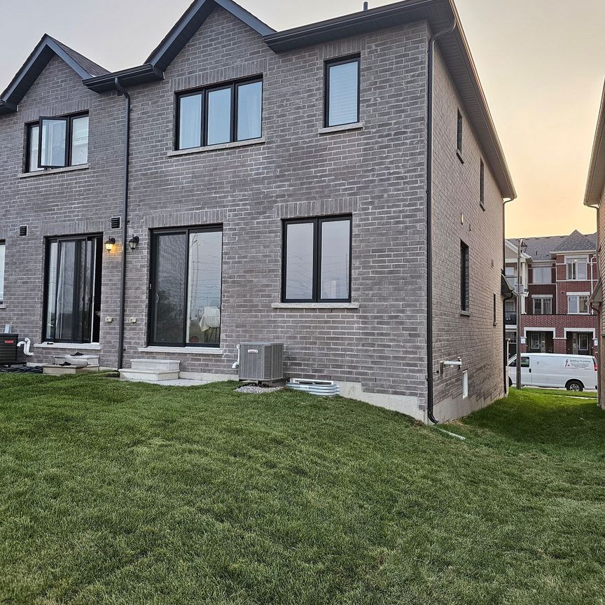 For Lease - 1084 Lockie Drive, Oshawa, Ontario - Photo 1