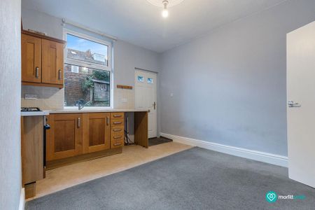 3 bedroom end of terrace house to rent - Photo 5