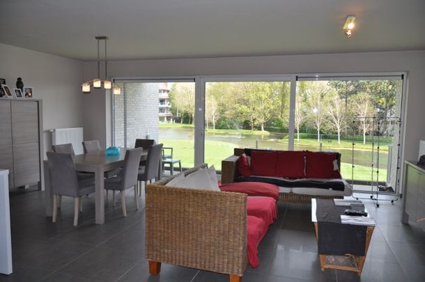 Stijlvol afgewerkt appartement met garage in privé domein De Steelander met natuurvijver en parktuin. - Foto 1