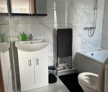 6 bedroom end of terrace house to rent - Photo 5