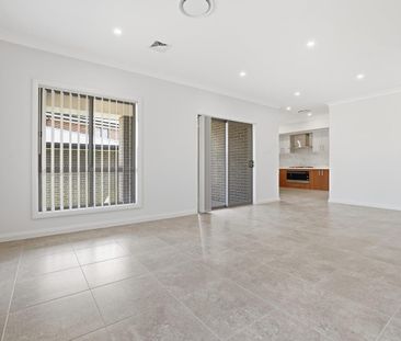 68 Fairbank Drive, Gledswood Hills, NSW 2557 - Photo 6