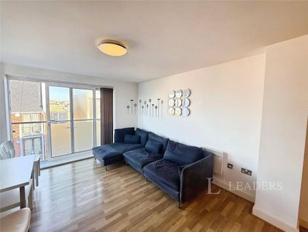 2 bedroom flat to rent - Photo 2