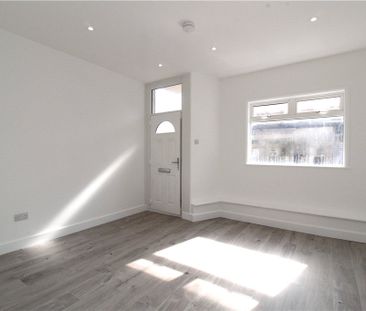 Leavesden Road, Watford, Hertfordshire, WD24 5EG - Photo 1