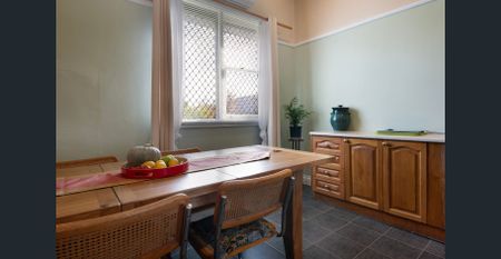 Eaglehawk Cottage filled with character - Photo 2