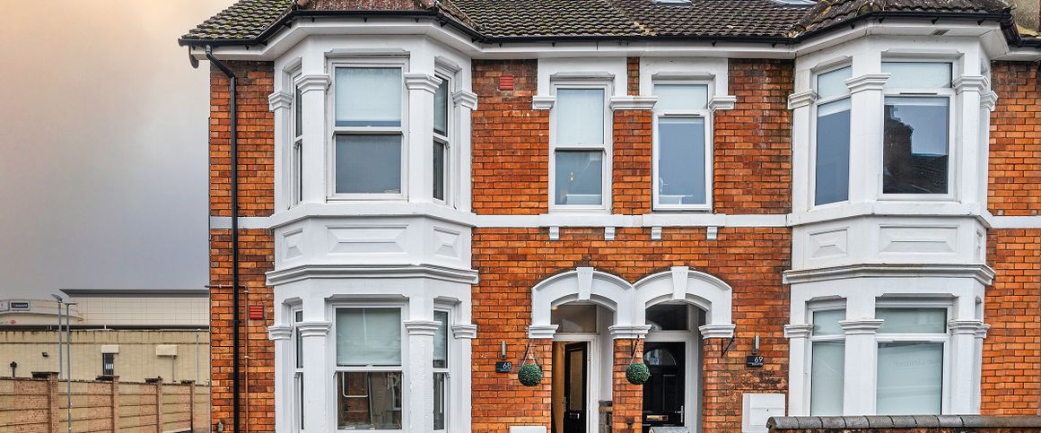 6 Bed, 4 Studio, all en-suite HMO - Photo 1