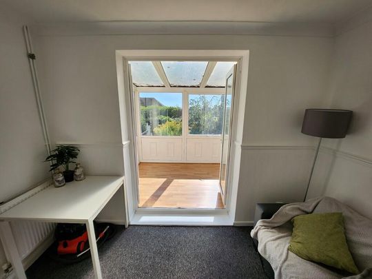 4 bedroom terraced house to rent - Photo 1