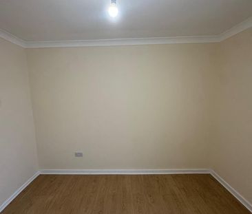 2 Bed Semi-Detached House, Queens Road, CR0 - Photo 4