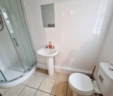 5 Bed Student Accommodation - Photo 3