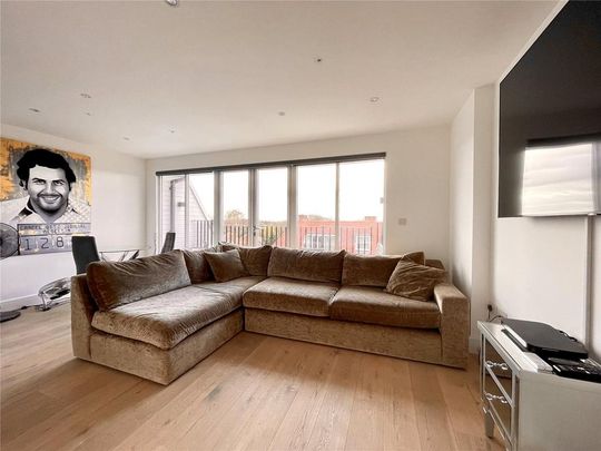 1 bedroom penthouse to rent - Photo 1