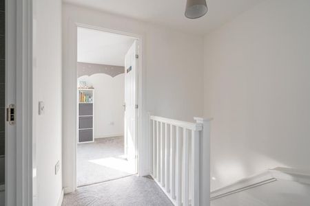 Castle Rise, Edinburgh, EH21 - Photo 4