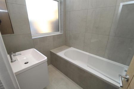 3 bedroom maisonette to rent - Photo 5