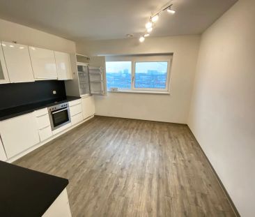 NEUWERTIGE 3 ZIMMERWOHNUNG MIT BALKON UND TG - NÄHE HAUPTBAHNHOF" - Foto 2