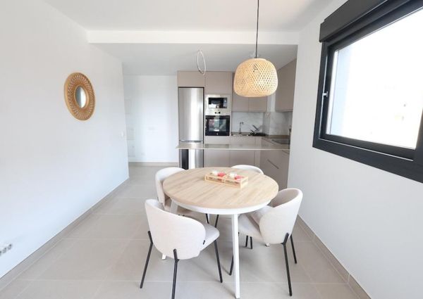Apartamento a estrenar con vistas al mar en esquina en La Mata.