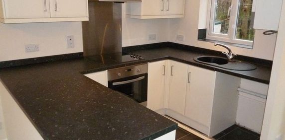 2 bedroom terraced house to rent - Photo 2