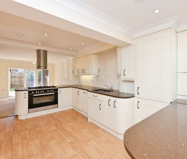 Turners Hill, Waltham Cross, Cheshunt - Photo 3