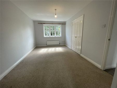 Detached 4 bedroom house in popular Dunstan Park. **AVAILABLE FOR AN INITIAL 6 MONTH TENANCY** - Photo 3