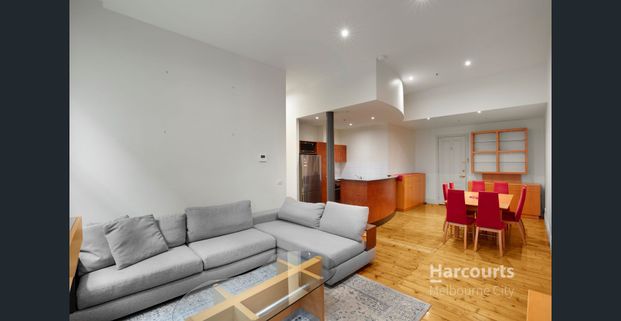 Spacious in Perfect Location - Furnished - Photo 1