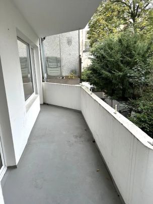 Düsseldorf-Düsseltal! Frisch renovierte 3-Zimmer-Balkonwohnung mit PKW-Stellplatz! - Photo 1