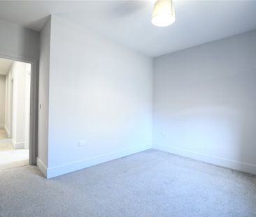 2 Bed Property To Rent - Photo 2