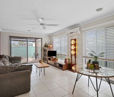 FAMILY HOME IN ASCOT - Photo 2