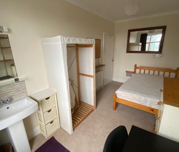 4 bedroom terraced house to rent - Photo 4