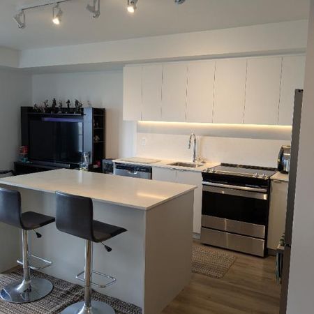 Lebourgneuf LB9 phase 3 grand 3 pieces et demi avec espace bureau cession de bail libre maintenant fin bail février 2026 - Photo 4