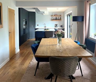 5 bedroom detached house to rent - Photo 3