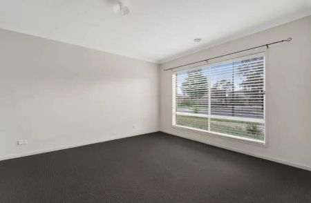 “FOR RENT | 20 Madigan Street, Tarneit” - Photo 3