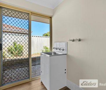 MODERN FAMILY LIVING - Photo 4