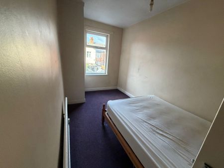 3 Bedroom in LE5 Area - Photo 3