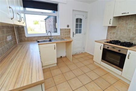 2 bedroom semi-detached house to rent - Photo 4