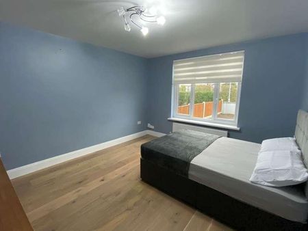 (room) Neasham Road Dagenham, RM8 - Photo 2