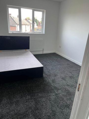 2 bedroom semi-detached house to rent - Photo 3