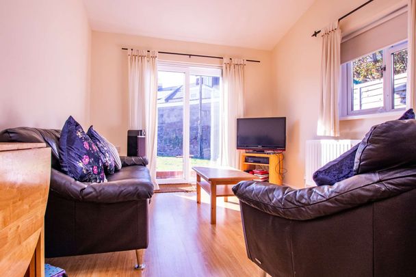 Cosy 5 bedroom house on Coburn Street - Photo 1