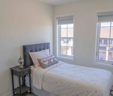 For Lease - 3372 Swordbill Street, Pickering, Ontario - Photo 3