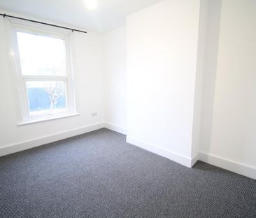 3 bedroom maisonette to rent - Photo 3