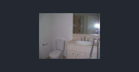 Townhouse in Caboolture, walking distance to train, schools hospital, etc - Photo 4