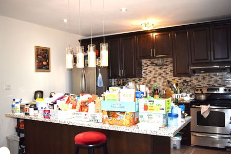 For Lease - 966 Dundas Street, Toronto, Ontario - Photo 4